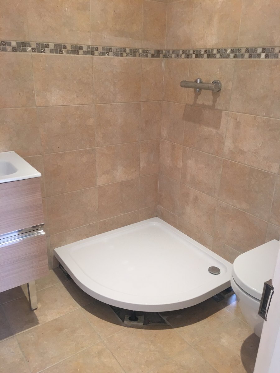 bathroom en suite makeover mork Image with link to high resolution version